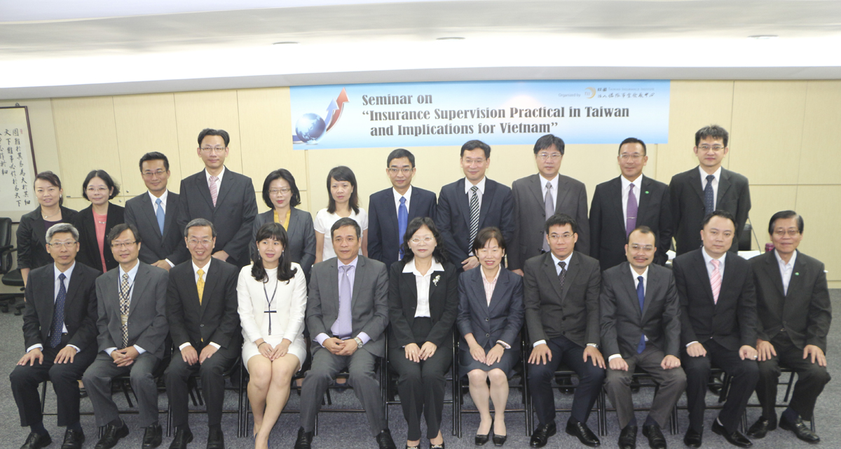 Ministry of Finance, Vietnam visits TII