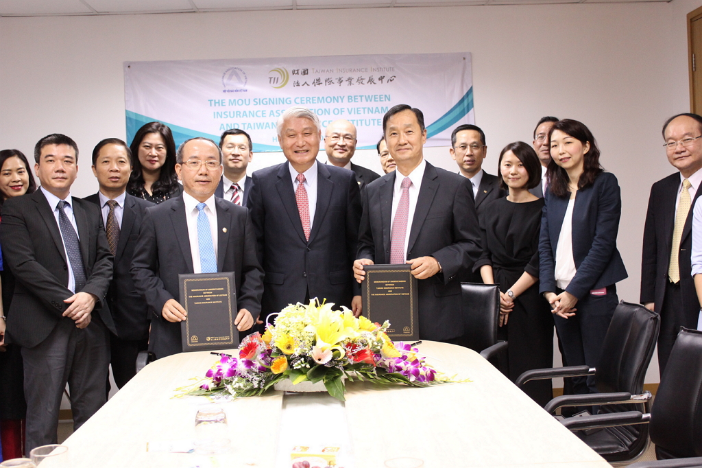 Taiwan Insurance Institute Signed MOU with The Insurance Association of Vietnam in Hanoi on June 7, 2017
